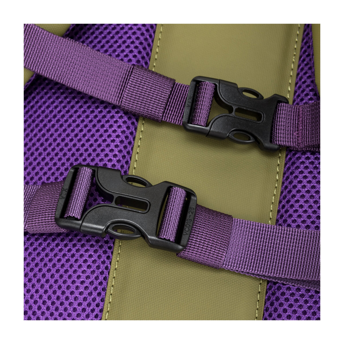 KILN HOODED ZIP TOP BACKPACK 22L