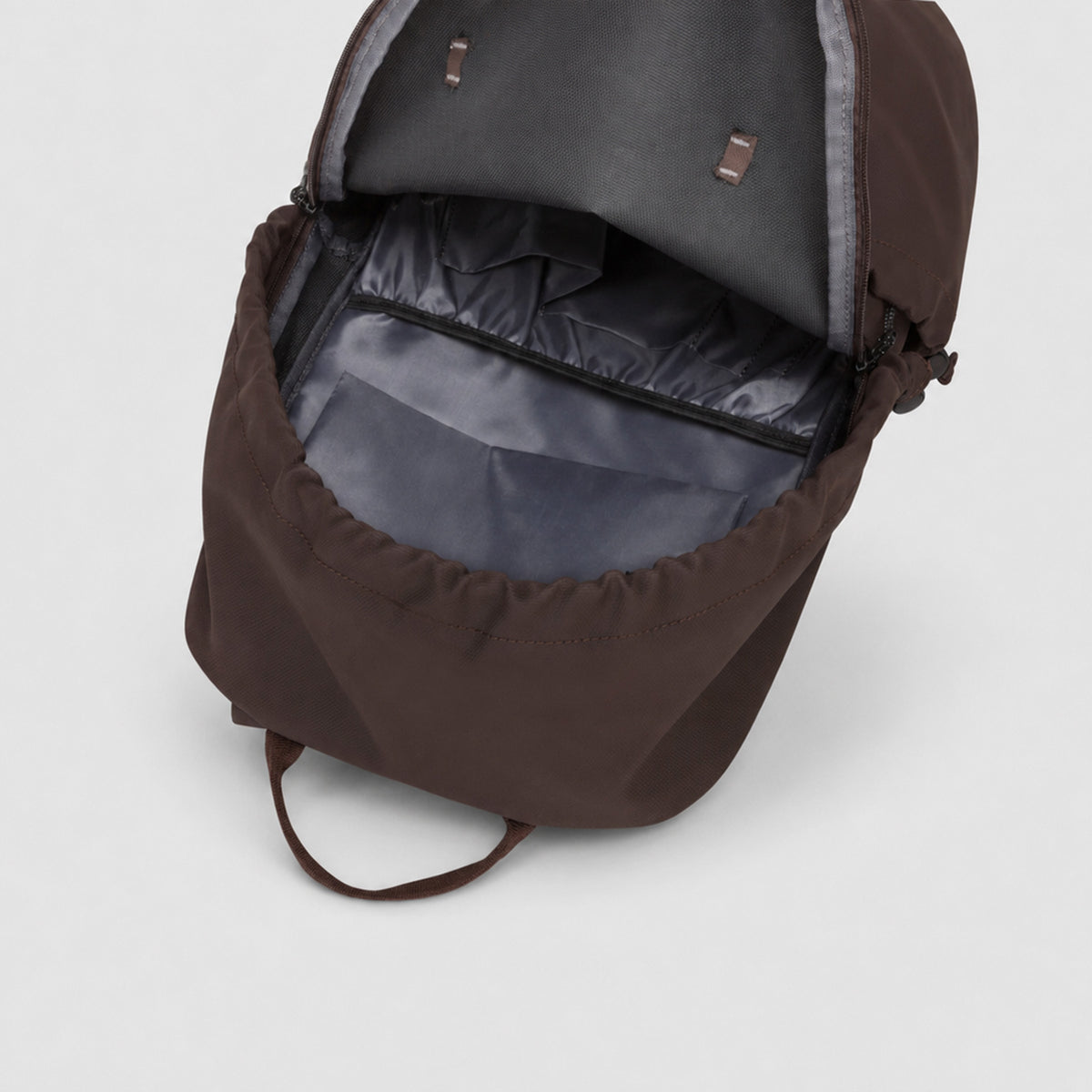 KILN HOODED ZIP TOP BACKPACK 22L