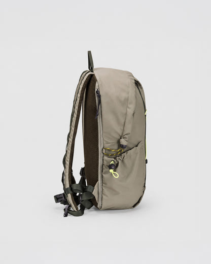KILN HOODED ZIP TOP BACKPACK 22L