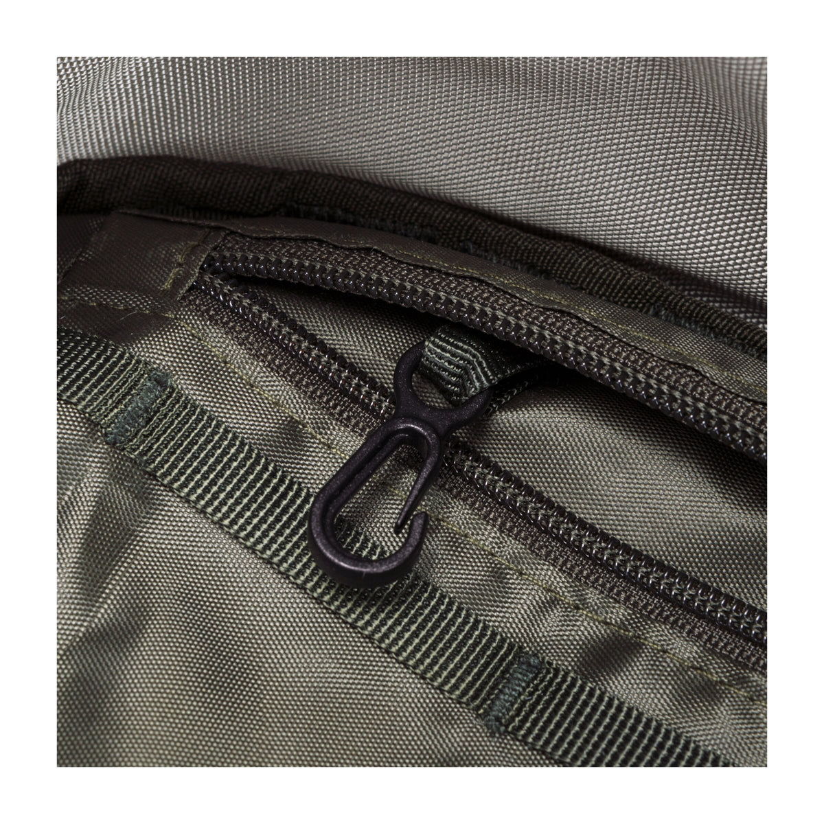 KILN HOODED ZIP TOP BACKPACK 22L