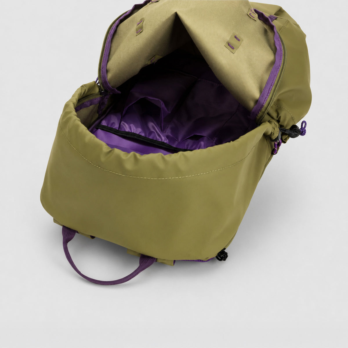 KILN HOODED ZIP TOP BACKPACK 22L
