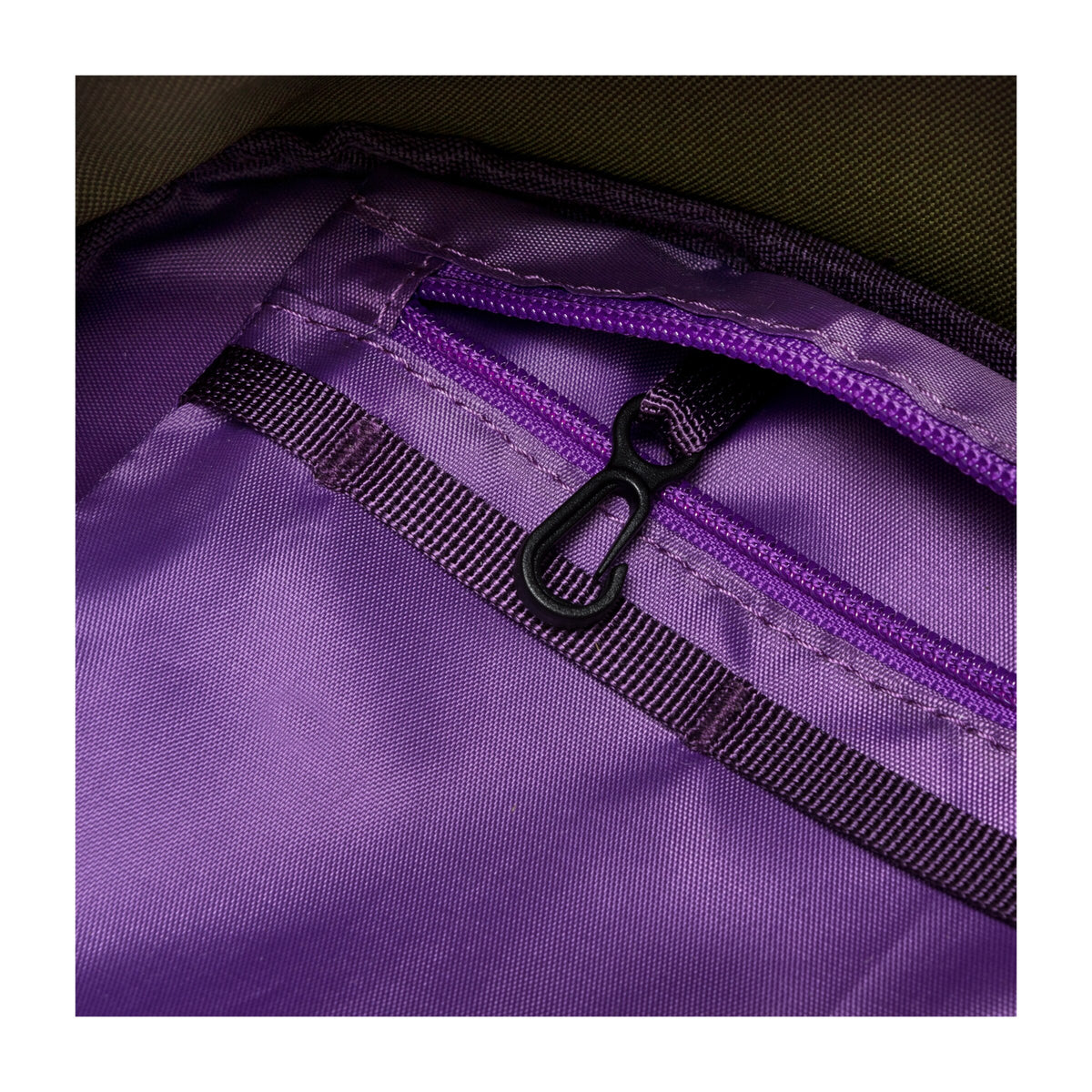 KILN HOODED ZIP TOP BACKPACK 22L