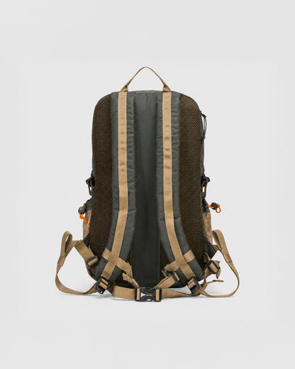 KILN HOODED ZIP TOP BACKPACK 22L