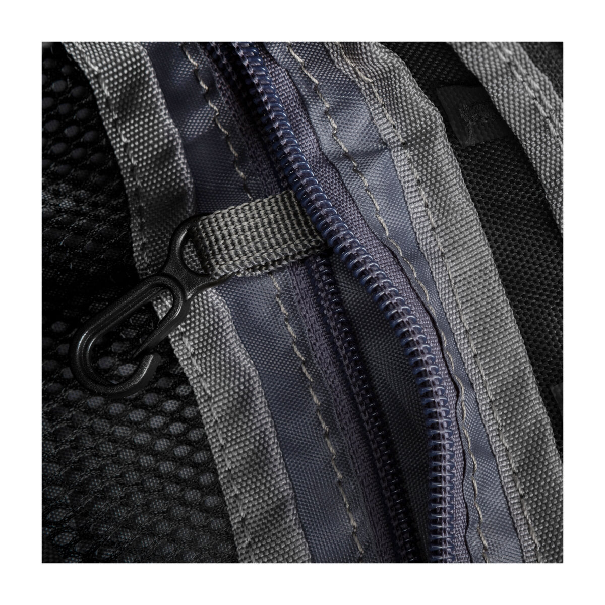 CALEY SACOCHE BAG 1L