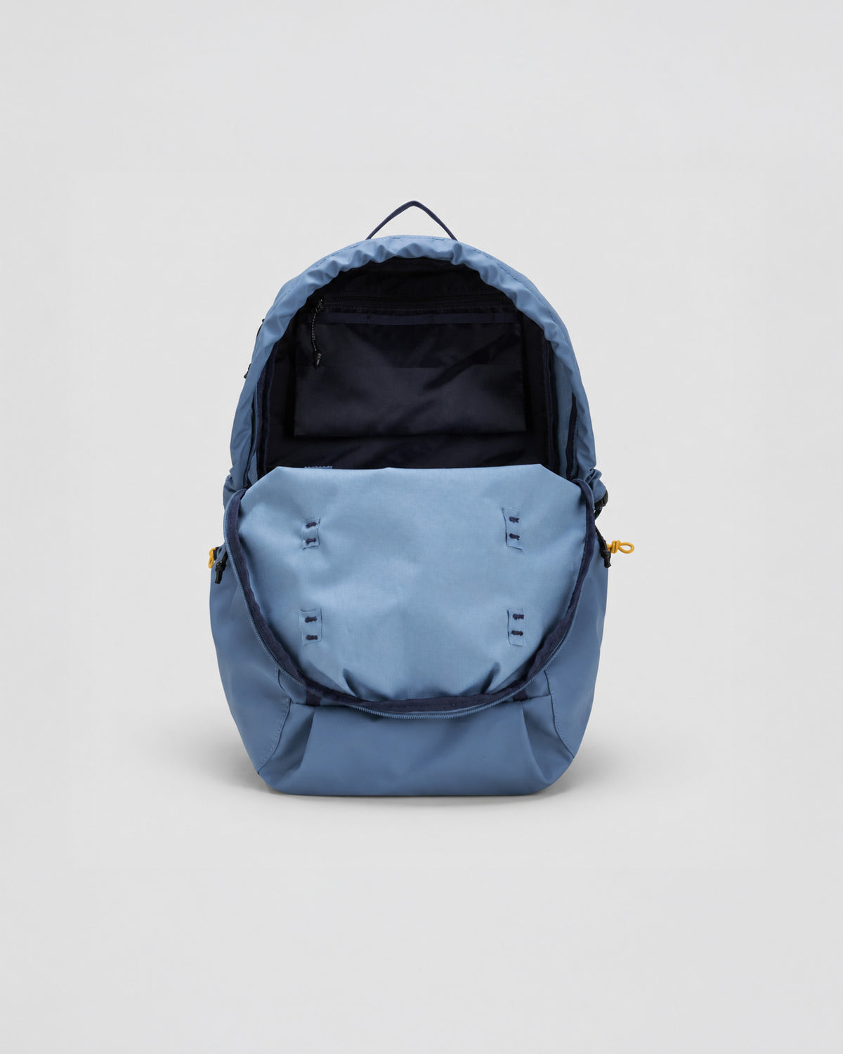 KILN HOODED ZIP TOP BACKPACK 22L