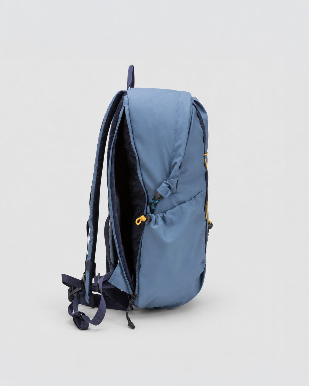 KILN HOODED ZIP TOP BACKPACK 22L
