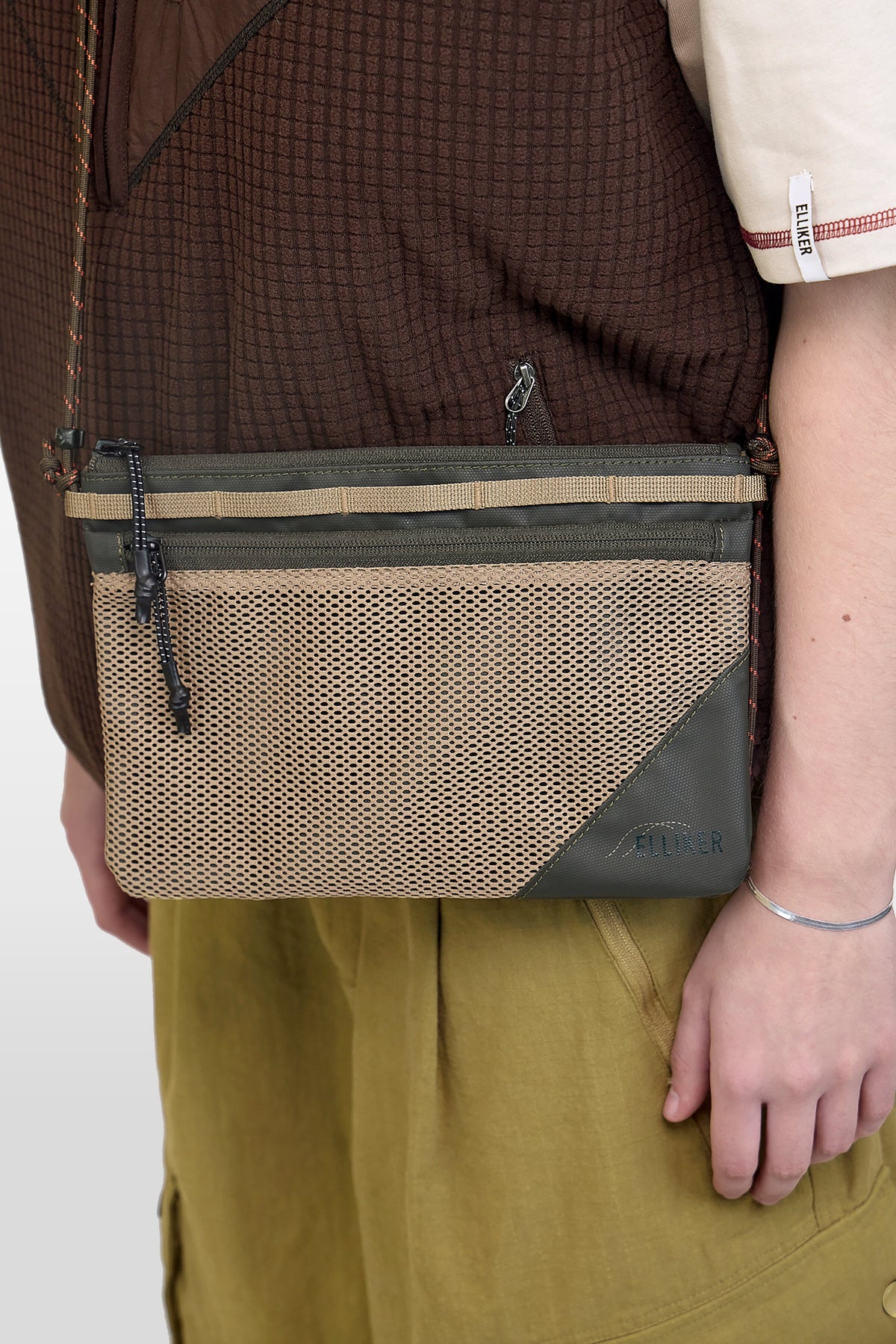 CALEY SACOCHE BAG 1L