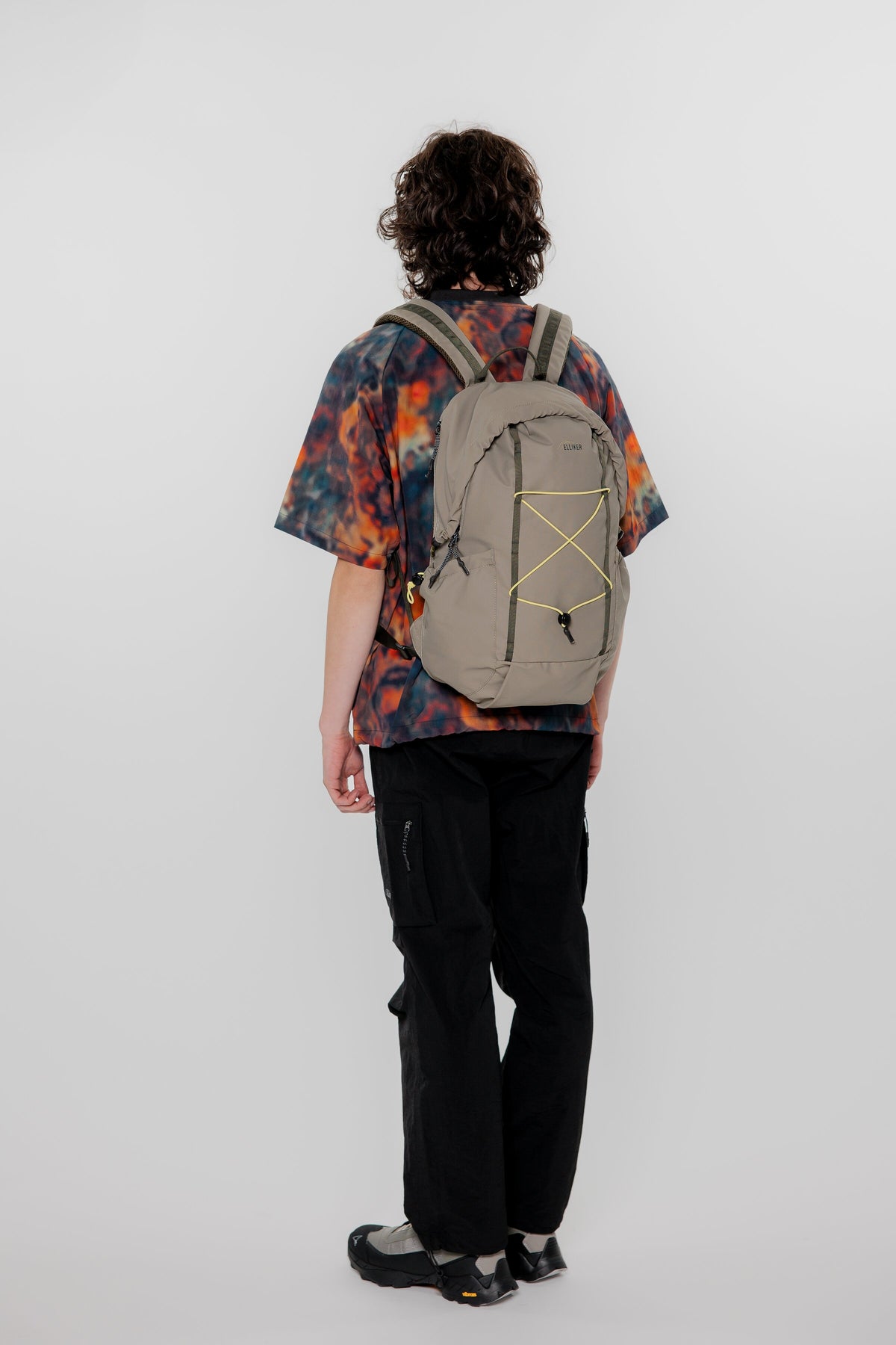KILN HOODED ZIP TOP BACKPACK 22L